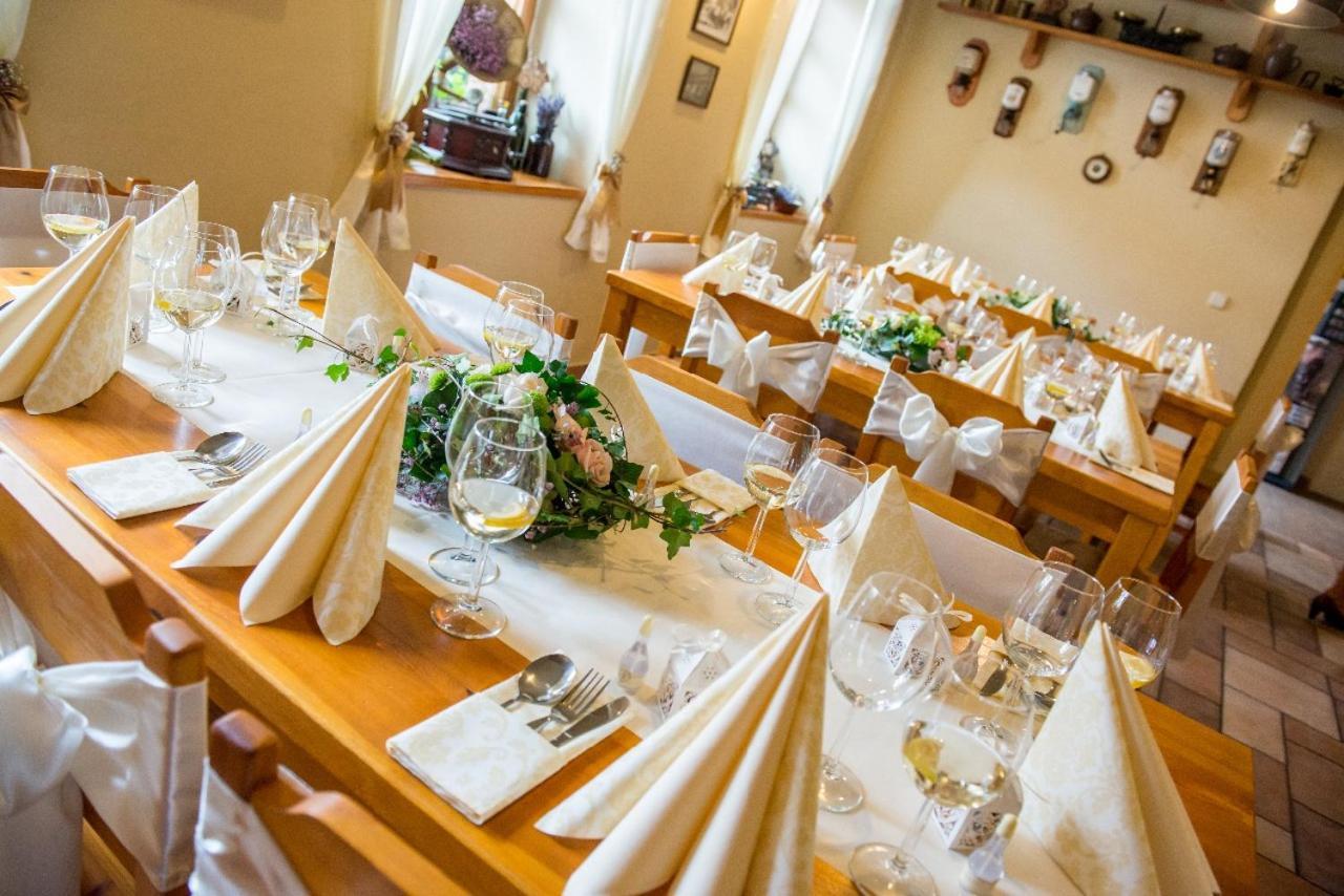 Penzion Restaurace U Helferu Libuň Buitenkant foto